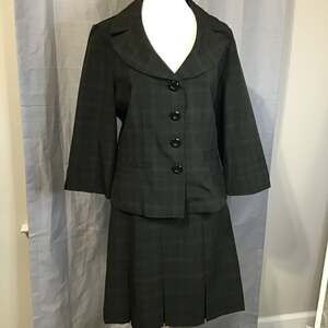 Vintage Plaid Gray Skirt Suit Set with Button-Up Jacket and Pleated Skirt